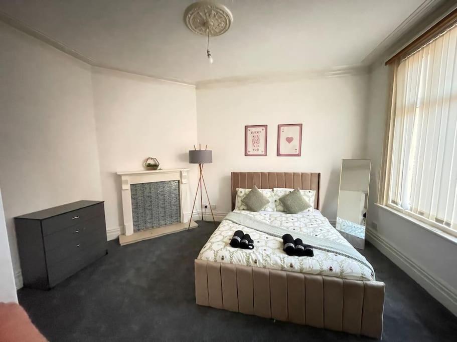 30 Percent Off Weekly Stays - 6 Bedroom House - 11 Beds Blackpool Exterior photo